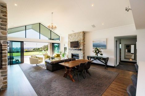 Photo of property in 21 The Strand, Fitzherbert, Palmerston North, 4410