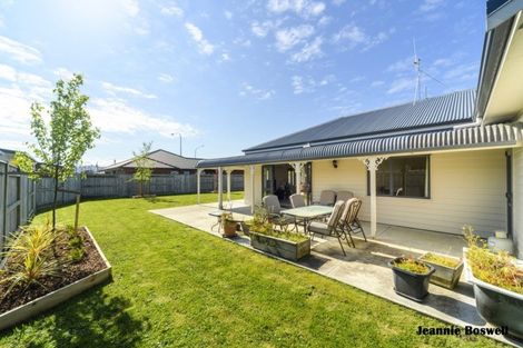 Photo of property in 6 Pegasus Place, Kelvin Grove, Palmerston North, 4414