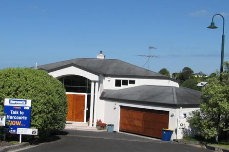 Photo of property in 8 Corwen Place, Torbay, Auckland, 0630