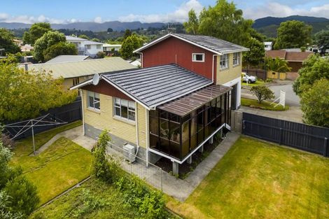 Photo of property in 15 Haylock Grove, Totara Park, Upper Hutt, 5018
