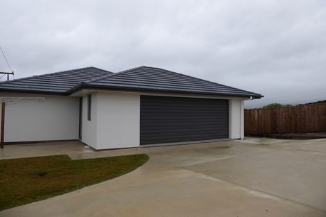Photo of property in 35 Silicon Way, Fitzherbert, Palmerston North, 4410