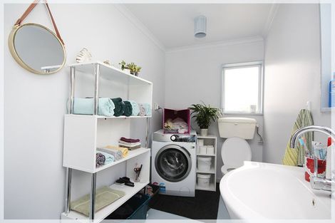 Photo of property in 6 Watchorn Place, Foxton Beach, Foxton, 4815