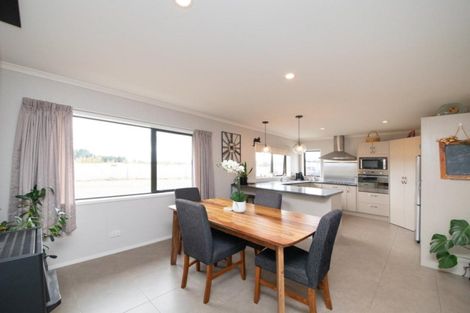 Photo of property in 355 Lethbridge Road, Feilding, 4779