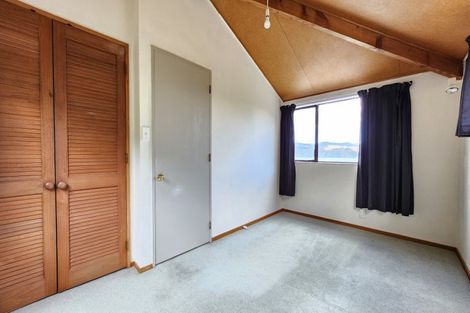 Photo of property in 1 Maramanui Way, Karaka Bays, Wellington, 6022