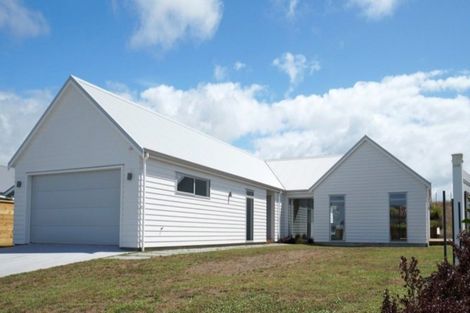 Photo of property in 68 Stace Hopper Drive, One Tree Point, 0118