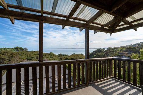 Photo of property in 37 Whaanga Road, Raglan, 3297