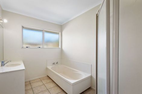 Photo of property in 32 Belmont Rise, Katikati, 3129