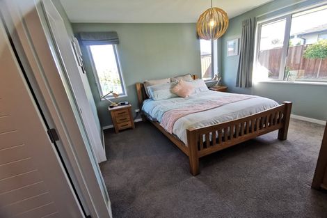 Photo of property in 8 Awarua Road, Pegasus, 7612