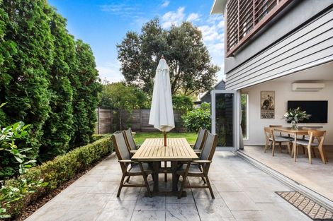 Photo of property in 10 Winston Lane, Ahuriri, Napier, 4110