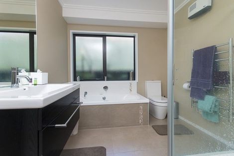 Photo of property in 1 Ludlow Place, Pukekohe, 2120
