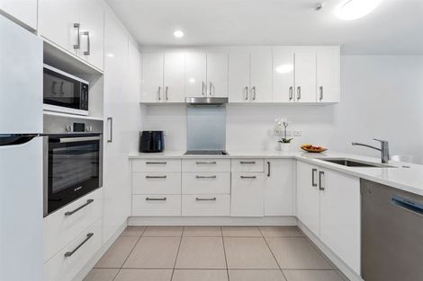 Photo of property in Apollo Apartments, 201/46 Rosedale Road, Rosedale, Auckland, 0632