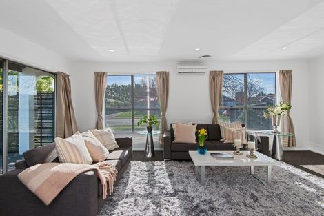 Photo of property in 43 Sarabande Avenue, Redwood, Christchurch, 8051