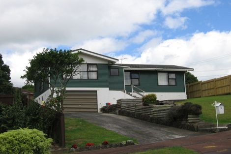 Photo of property in 5 Windermere Crescent, Blockhouse Bay, Auckland, 0600