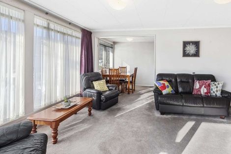 Photo of property in 5 Bird Grove, Stokes Valley, Lower Hutt, 5019