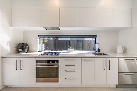 Photo of property in 5 Gloaming Lane, Wallaceville, Upper Hutt, 5018