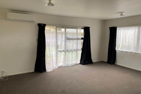 Photo of property in 399b Roscommon Road, Clendon Park, Auckland, 2103
