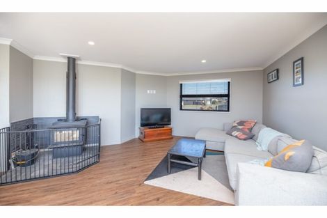 Photo of property in 7 Dundee Close, Darfield, 7510