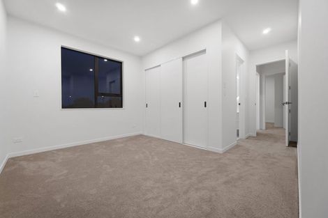 Photo of property in 14 Puihi Crescent, Massey, 0614