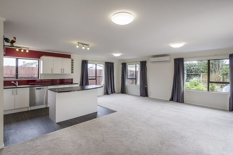 Photo of property in 4 Graham Grove, Waikanae, 5036