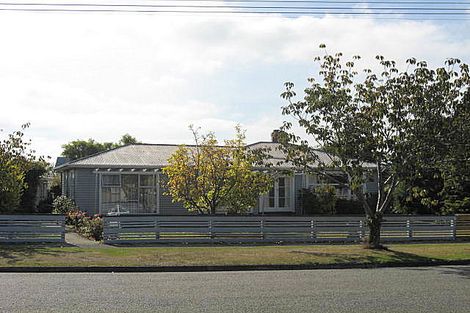 Photo of property in 15 Rugby Street, Waimate, 7924