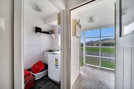 Photo of property in 1 George Street, Clinton, 9534