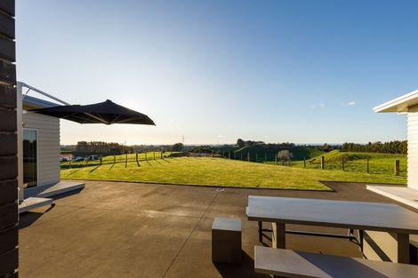 Photo of property in 576a Mangorei Road, Mangorei, New Plymouth, 4371
