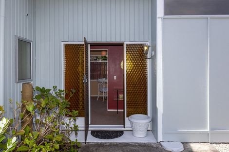 Photo of property in 6a Kingswood Grove, Raumati Beach, Paraparaumu, 5032