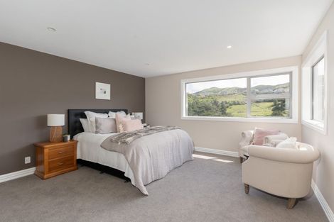 Photo of property in 22 Farnworth Terrace, Churton Park, Wellington, 6037