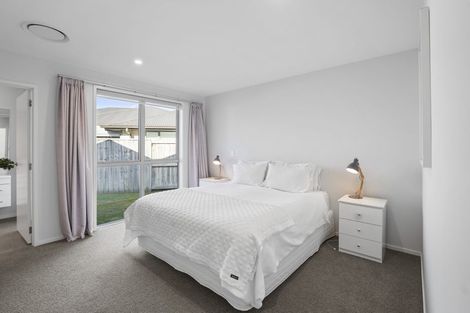Photo of property in 37 Kahuparere Crescent, Pyes Pa, Tauranga, 3112