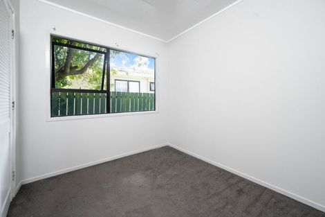 Photo of property in 2/15 Secretariat Place, Randwick Park, Auckland, 2105