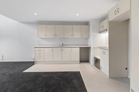 Photo of property in 17f/30 Westward Ho, Glen Eden, Auckland, 0602