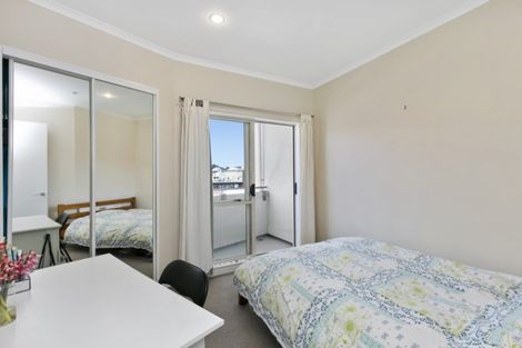Photo of property in Columbia Apartments, 25/30 Cuba Street, Te Aro, Wellington, 6011