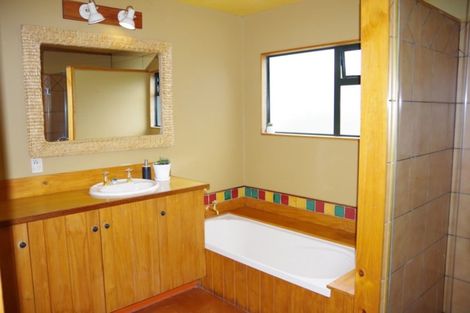 Photo of property in 6 Astelia Way, Waipahihi, Taupo, 3330