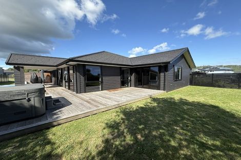 Photo of property in 39 Okaia Drive, Kinloch, Taupo, 3377
