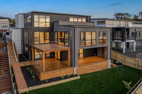 Photo of property in 9 Michael Richard Place, East Tamaki Heights, Auckland, 2016