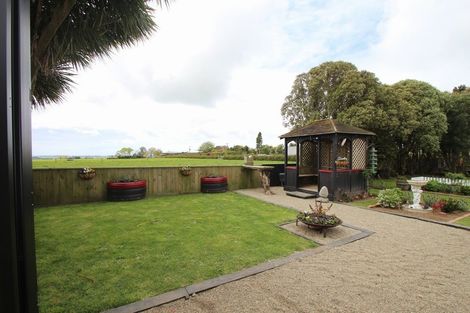 Photo of property in 70 Ackworth Road, Lepperton, New Plymouth, 4373