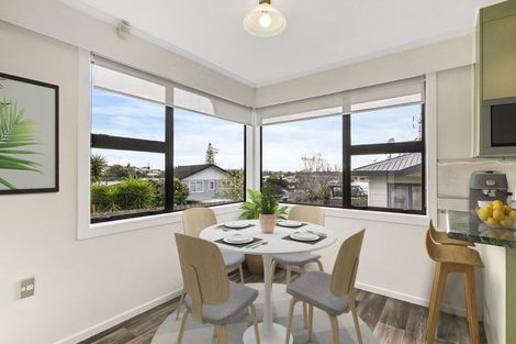 Photo of property in 120 Gossamer Drive, Pakuranga Heights, Auckland, 2010