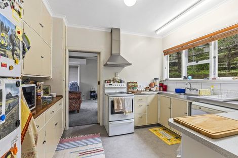 Photo of property in 18 Tawa Terrace, Tawa, Wellington, 5028