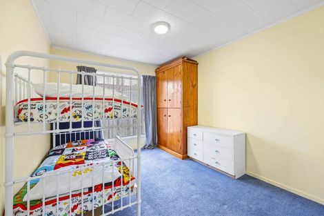 Photo of property in 2/39 Blacklock Avenue, Henderson, Auckland, 0612