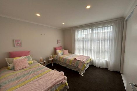 Photo of property in 1 Royal Crescent, Papamoa, 3118