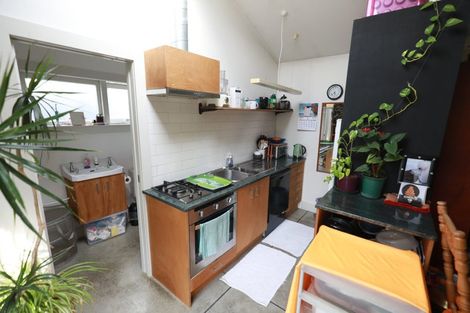 Photo of property in 1/16 Arahoe Road, New Lynn, Auckland, 0600