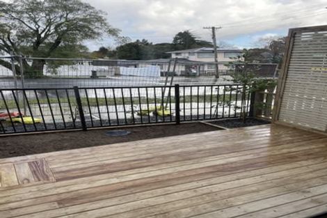 Photo of property in 1a Dundale Avenue, Blockhouse Bay, Auckland, 0600