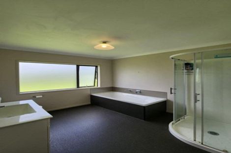 Photo of property in 34 Omata Road, Marfell, New Plymouth, 4310