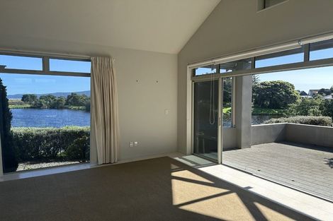 Photo of property in 12 Major Durie Place, Waikanae Beach, Waikanae, 5036