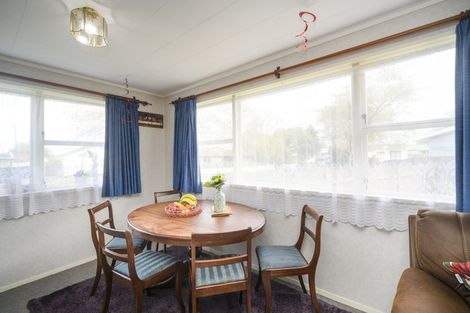 Photo of property in 33 Suzanne Grove, Kelvin Grove, Palmerston North, 4414