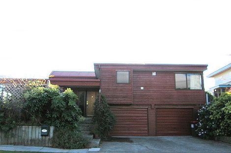 Photo of property in 1 Wairere Grove, Paraparaumu, 5032