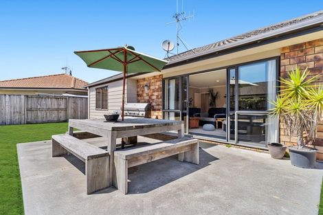 Photo of property in 25 Madeleine Terrace, Papamoa Beach, Papamoa, 3118