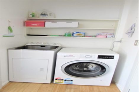 Photo of property in 64 Saddleback Grove, Karori, Wellington, 6012