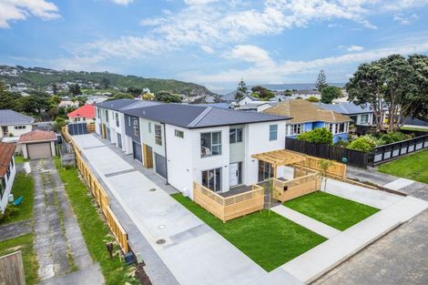 Photo of property in 1/12 Mana Avenue, Titahi Bay, Porirua, 5022