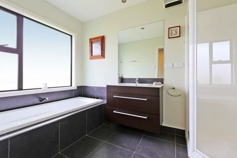 Photo of property in 6 Kempton Park Lane, Havelock North, 4130